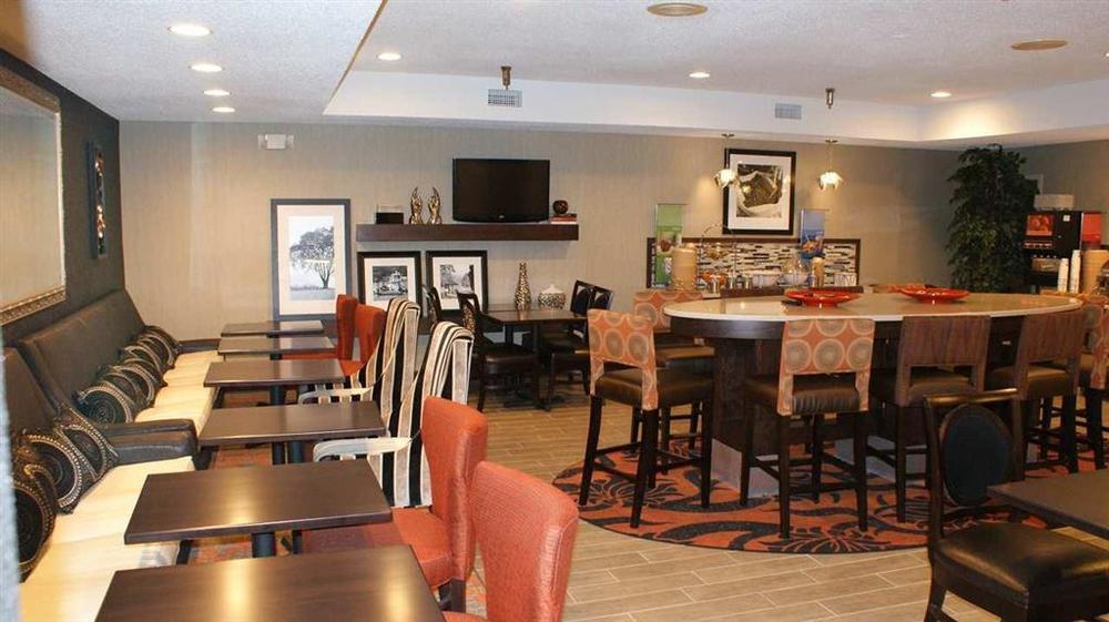 Hampton Inn St. Louis-Chesterfield Restaurant photo