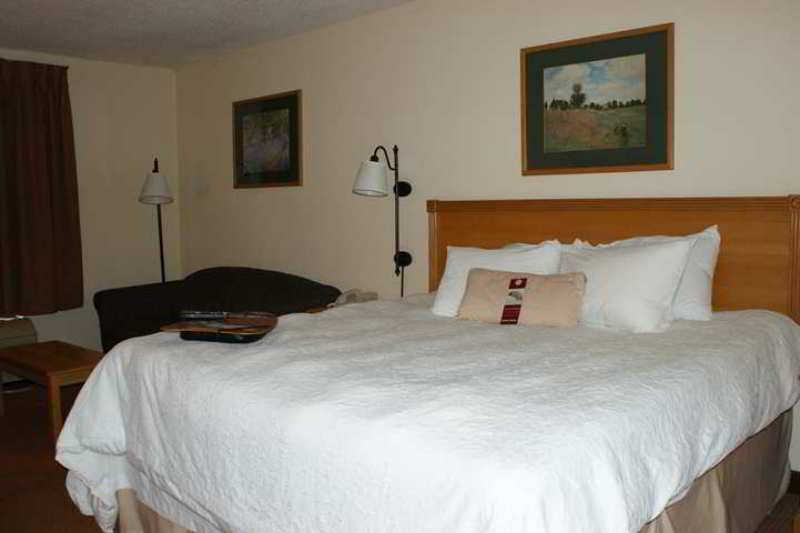 Hampton Inn St. Louis-Chesterfield Room photo